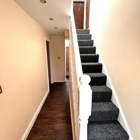Homestay Nines Of Elegance At Castle Road Birmingham