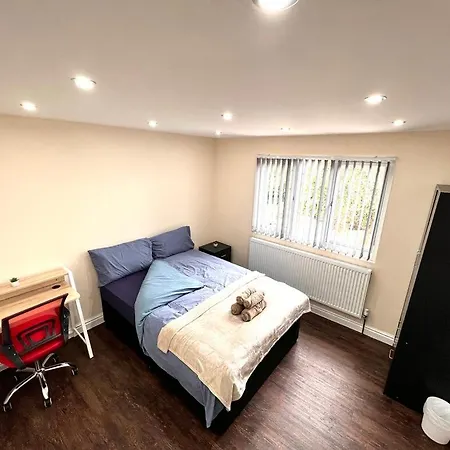 Homestay Nines Of Elegance At Castle Road Birmingham