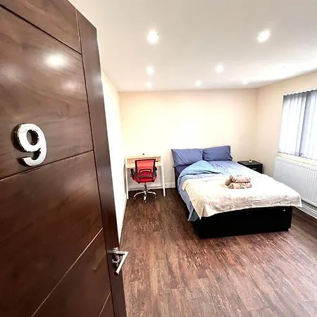 Homestay Nines Of Elegance At Castle Road